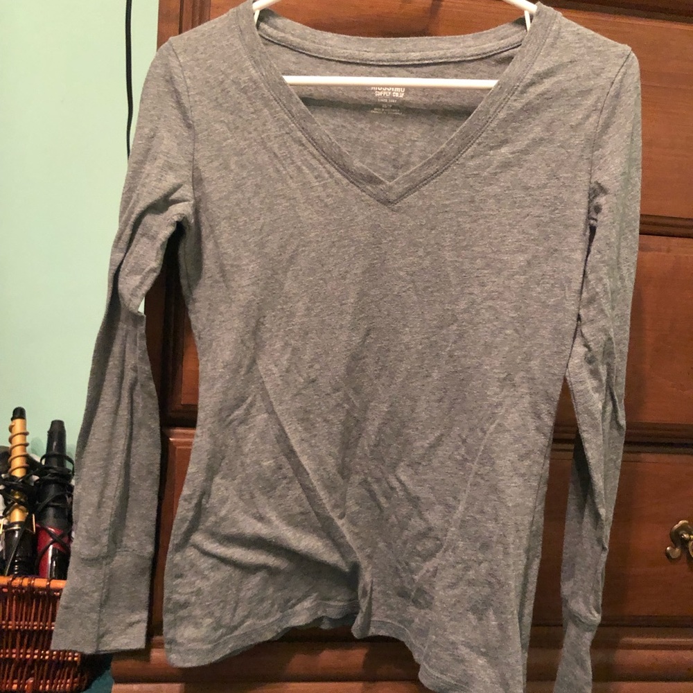 Grey long sleeve v-neck